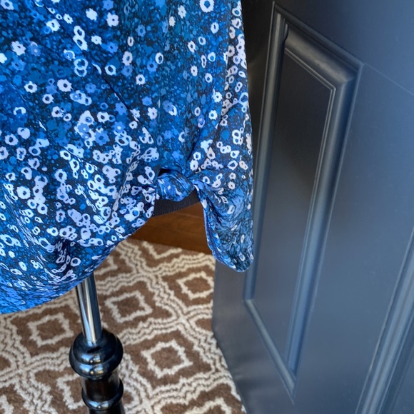 Northern Reflections Top - Picture 2 of 7